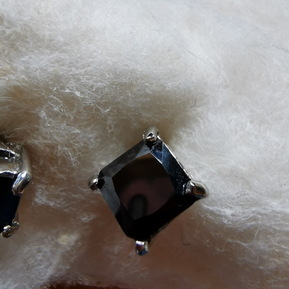 Vintage 18k White Gold Plated Onyx Square Earrings - Picture 7 of 7